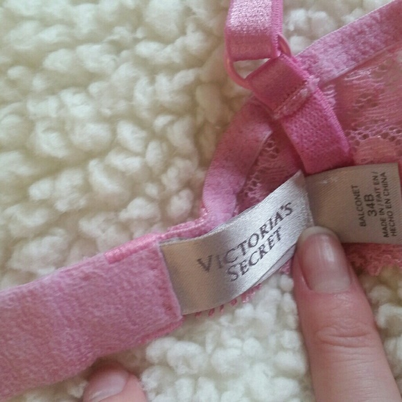 Victorias Secret - Picture 2 of 3